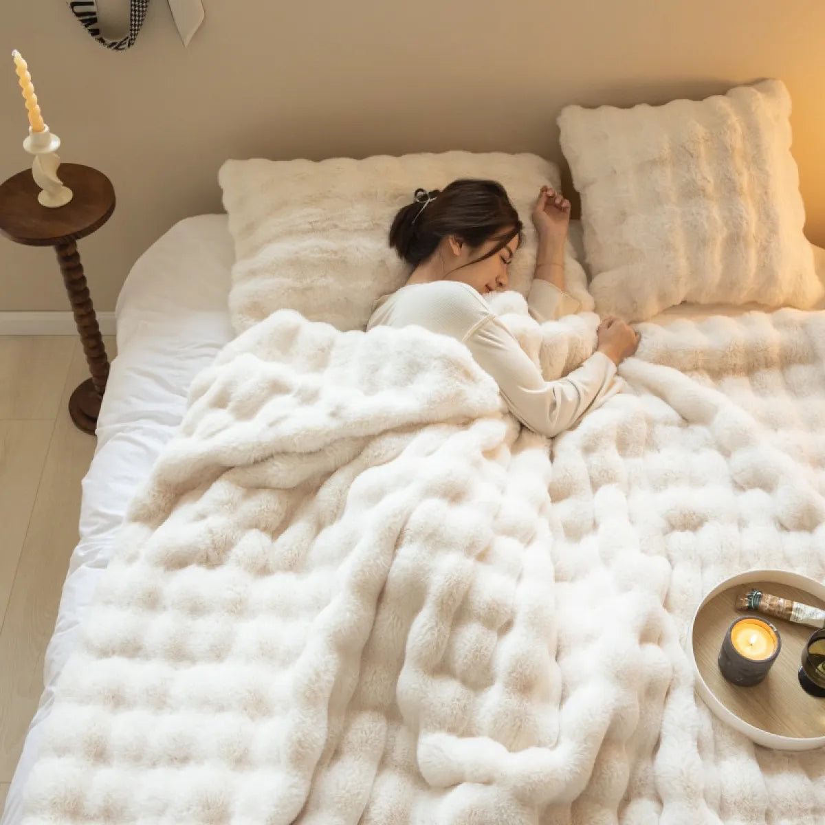 Plush Polyester Comfort Blanket