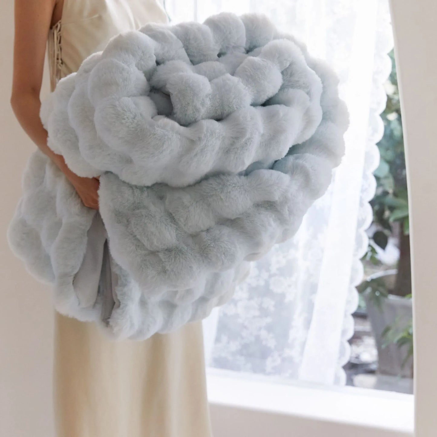 Plush Polyester Comfort Blanket
