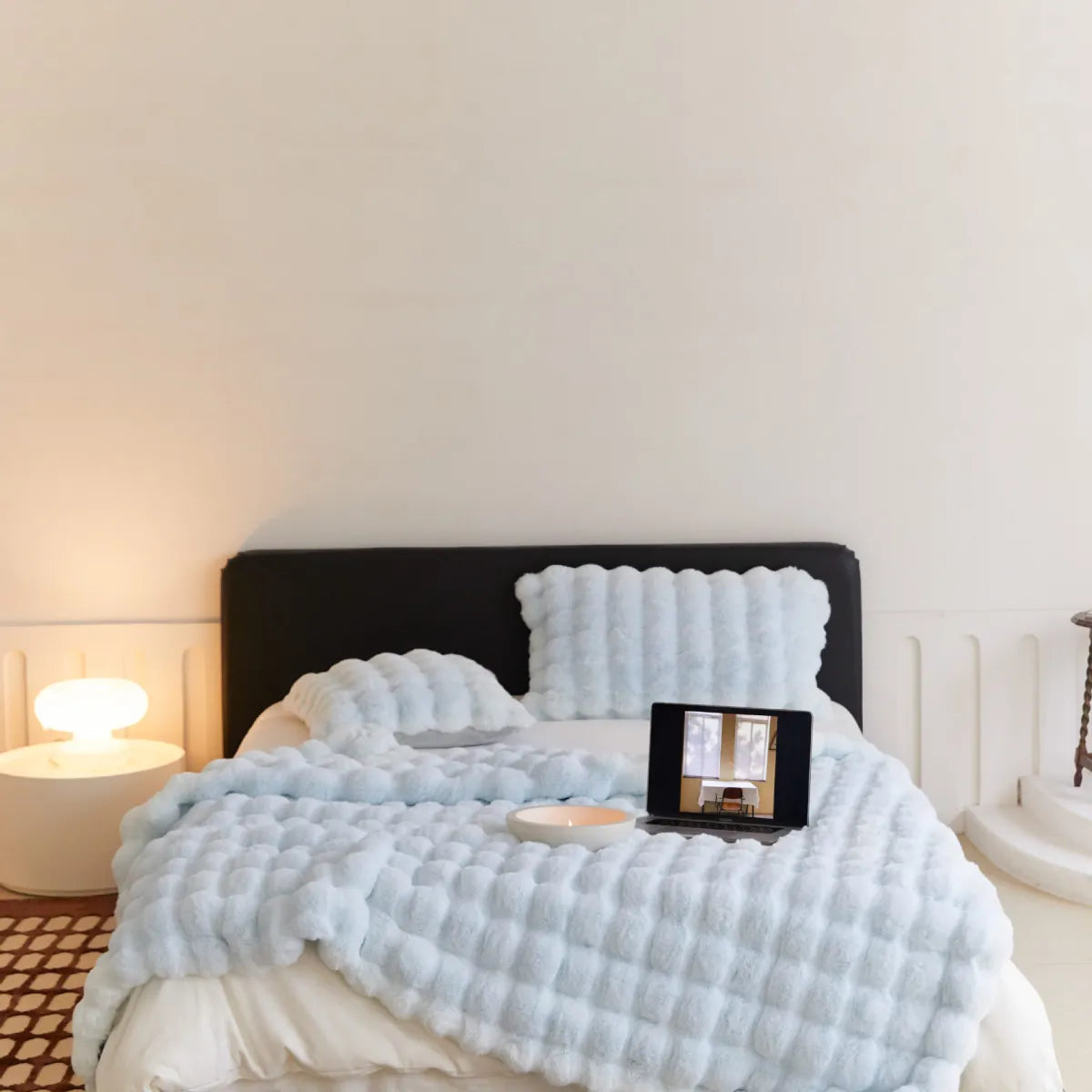 Plush Polyester Comfort Blanket